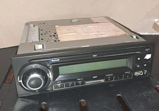 Bluetooth MP3 Car Stereo Head Unit – SD/USB/CD with Dashboard Air Vent Assembly | R750