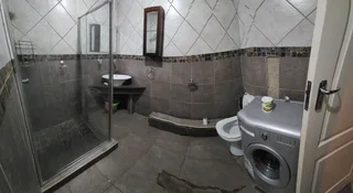 Student accomodation-3 Students sharing (NOT NSFAS ACCREDITED)