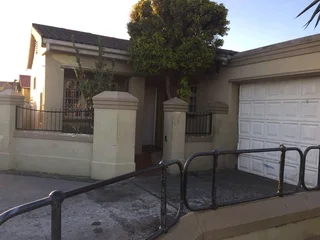 3 Bedroom House for sale in New Woodlands