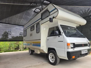 Mitsubishi L300 Camper 1990 (price is not negotiable)