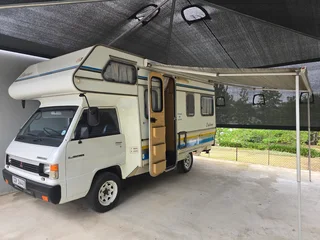Mitsubishi L300 Camper 1990 (price is not negotiable)