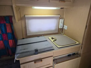 Mitsubishi L300 Camper 1990 (price is not negotiable)