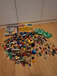 Lego collection not 100% complete R850
