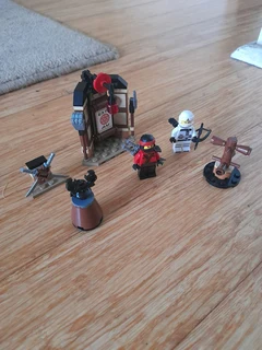 Lego collection not 100% complete R850