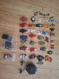 Lego collection not 100% complete R850