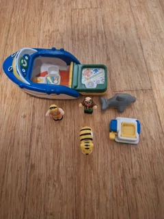 Lots of children's toys bulk