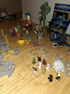 Lots of children&#39;s toys bulk