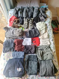 Clothing bundle 25 clothes