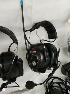 Peltor 3M WS LiteCom Bluetooth Headset x2