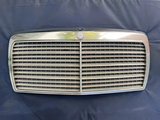 W124 pre facelift Grille