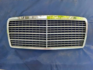 W124 Facelift grille