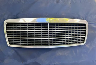 W210 Grille