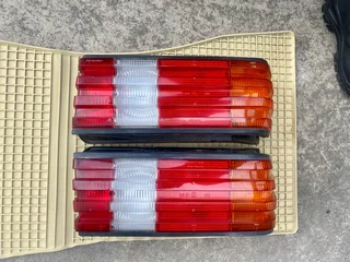 W126 Mercedes-Benz tail lamp set