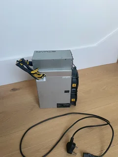 Bitmain Antminer Z15 – 430 kSol/s – Excellent Working Condition – With PSU