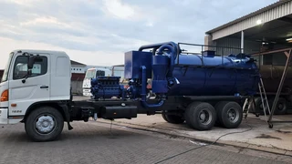 Vacuum truck / super sucker