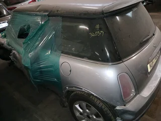 Mini Cooper standard R53 stripping