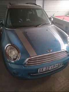 Mini Cooper standard R53 stripping