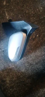 i20 grand  2019 mirror with indicator, headlight and bonnet