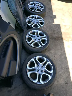 Hyundai i20 magrims with tyres
