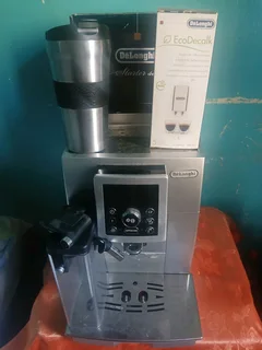 De'Longhi ECAM 23.460 fully automatic espresso and cappuccino machine.