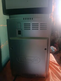 De&#39;Longhi ECAM 23.460 fully automatic espresso and cappuccino machine.