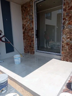 Decorative screed flooring