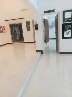 Decorative cementatious screed flooring