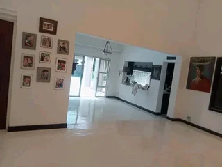 Decorative cementatious screed flooring