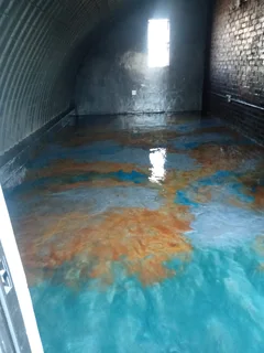 Decorative cementatious screed flooring and wall coating