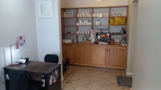 180 a Main road office space