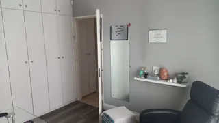 180 a Main road office space