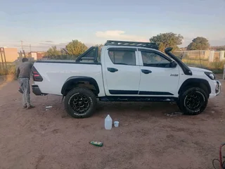 Toyota hilux gd6 double cab 4x4 manual 250000km clock paper work in order