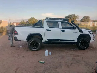 Toyota hilux gd6 double cab 4x4 manual 250000km clock paper work in order