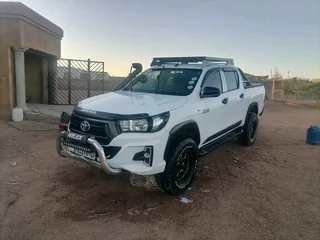 Toyota hilux gd6 double cab 4x4 manual 250000km clock paper work in order
