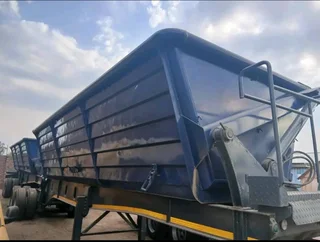 2017 LEADER Side-Tipper Links Trailer – R495,000 Excl. VAT