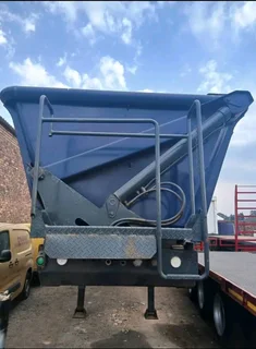 2017 LEADER Side-Tipper Links Trailer - Hook &amp; Go!