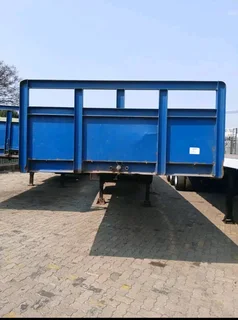 Attention-Grabbing 2003 Triaxle Flatdeck Trailer!Your Investment: R195,000 Excluding VAT*