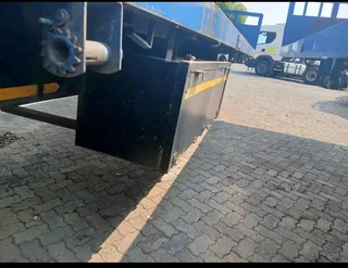 Attention-Grabbing 2003 Triaxle Flatdeck Trailer!Your Investment: R195,000 Excluding VAT*