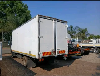 Immaculate ISUZU FSR800 Volume-Body Truck 2015