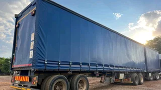 Motor Trail Superlink Tautliner Trailer 2010