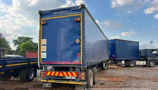 Motor Trail Superlink Tautliner Trailer 2010