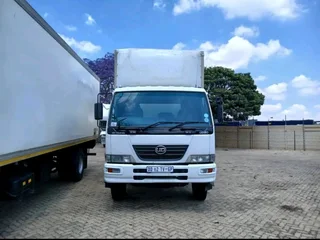 Nissan UD80 Closed Body Truck 2014