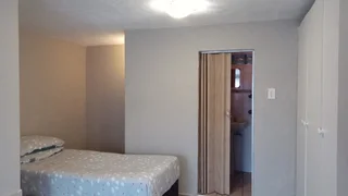 Studio Apartment to Rent - Waterkloof Glen