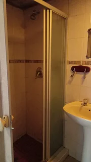 Studio Apartment to Rent - Waterkloof Glen