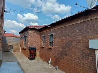 A Stunning Home in A Good Area of Tsakane Ext 5