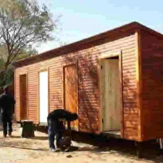 Log,Louvre,pallet and knottypine.log