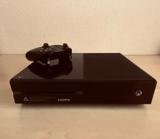 Black Xbox One 500GB &#43; Xbox games