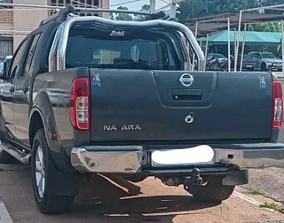 Nissan Navara V8