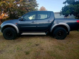 Mitsubishi triton 2.5 did 4x2