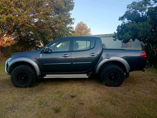 Mitsubishi triton 2.5 did 4x2